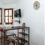 Nouveau - Le Cityscape - Petite Venise Apartament *